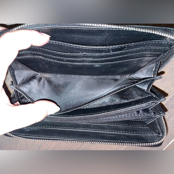 Vintage Black Guess Clutch Wallet Wristlet zipper many compartments card holder - Picture 7 of 16
